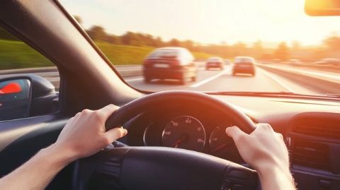 开车必须知道的几点冷门小知识,你都知道吗?1.变道请迅速果