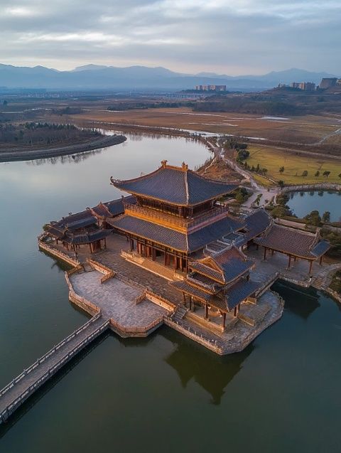 防城港,位于中国南的海滨城市,有丰富的自然资源和悠久的历史文化