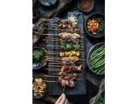 云南必尝美食：老牌保龙烧烤店的经典糯米粑粑与烤牛肉串