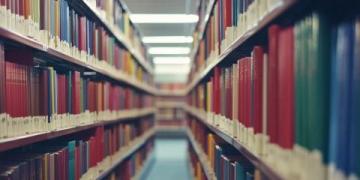 深度解析:文学知识库构建与应用
