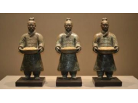 品尝天津古早味：绿豆煎饼的咸香鲜美——锅巴菜的美食之旅