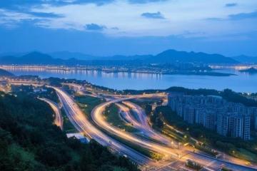 武汉作为一座兼具历史底蕴与现代活力的城市,拥有丰富的旅游资源