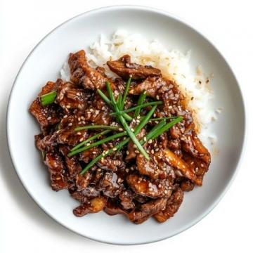 牛肉搭配这道菜更美味,肉质嫩滑,蔬菜爽口,酱香浓郁超下饭