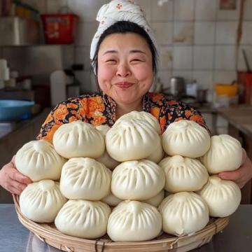 中国传统美食小笼包做法揭秘!皮薄馅大,一口一个满足诱人家乡味