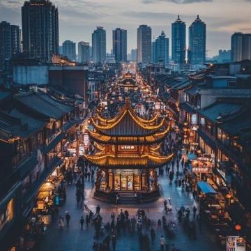 细说中国丝绸之都的迷人魅力:顺滑、优雅与天然保健