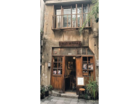 成都老旧小区里的卤肉店