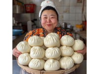 中国传统美食小笼包做法揭秘！皮薄馅大，一口一个满足诱人家乡味