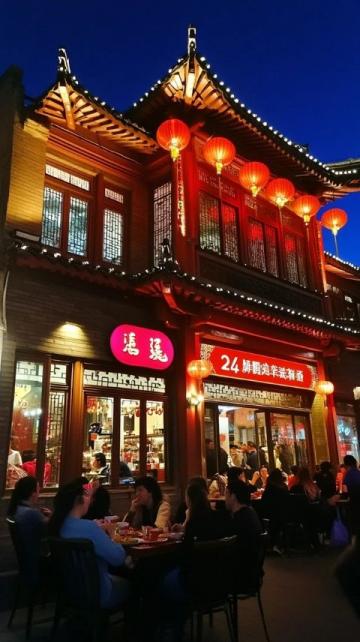 佛山热门餐厅5点前爆满,排队超百人,人气爆棚!