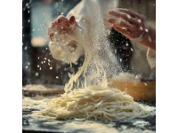 
煮面条不翻车秘籍：厨房小技巧，提升面食美味度