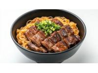 裤带面配凉拌肉，味蕾的绝妙碰撞