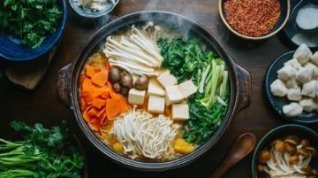 火锅制作全攻略从汤底到菜品,教你轻松在家吃火锅!