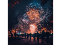在这个快节奏的世界里，不妨停下来感受一番人间烟火气息
