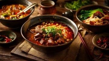 从青铜鼎到烩面碗,看郑州如何玩转文化折叠术