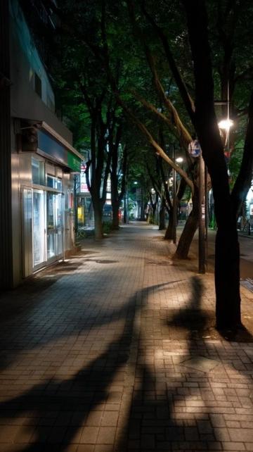 交大夜市冷清破败，昔日盛景不再