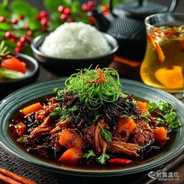 东北美食种类繁多,包括炖菜、肉食和地方小吃等