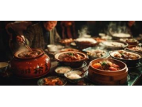 鼓掌自己成了笑话，12月13日，韩国女子来上海体验中国美食
