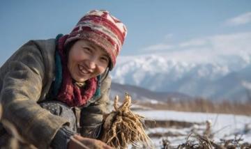 云南德宏州陇川县阿昌族地区美食之旅