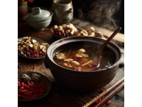 探寻河源美食：东江酿豆腐、万绿湖鱼头汤与盐焗鸡的诱人故事