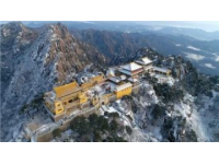 东北秋意浓阿尔山三日游攻略：火山口湖、不冻泉与森林秘境探秘之旅
