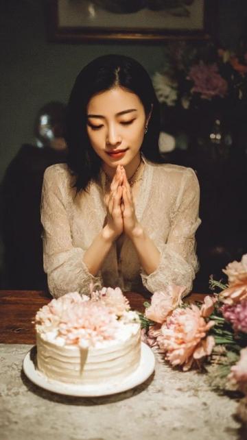 隐藏在粽子背后的端午节美食探索:咸蛋明星、艾草糕点与文化魅力