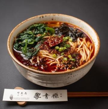 通心粉亦称通心面,在国外已是极普通的面制品之一,我国上海、广州、天津等地也有少量