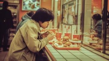 东北美食之争:锅包肉的起源探秘——哈尔滨与吉林的历史渊源