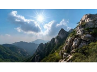 难忘的一幕是五年前在六盘山度过的中秋佳节