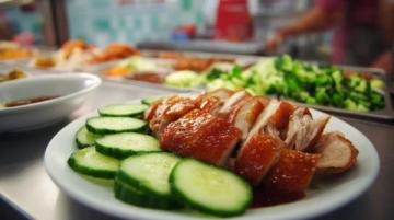 国民万能美食老干妈最近很火!逗鹅冤?昆明一家餐厅的秘制香辣酱不香么?