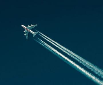 旅行达人省钱秘籍:揭秘机票价格波动与节省策略