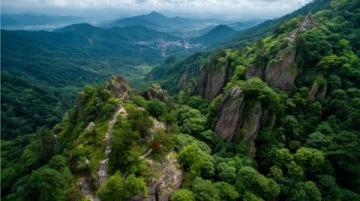 雨中山行:探访望江楼尽览朦胧江景