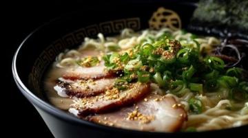 揭秘东北烤冷面全国爆红的秘密:街头文化下的美食传奇