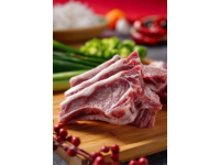 把猪肉做成跟纸一样薄的锤子肉片，不用炒，简单一拌就可以