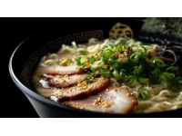 揭秘东北烤冷面全国爆红的秘密：街头文化下的美食传奇