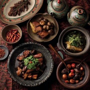 婺源美食大全:荷包红鲤鱼、粉蒸肉、糊豆腐等特产佳肴