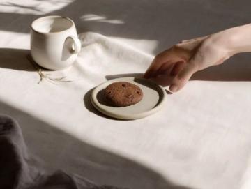 在网络上发现了一家名叫"咖啡与油条"的茶室。