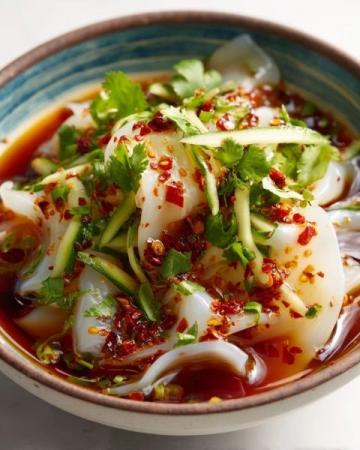 山西作为中国面食之乡,美食种类丰富,尤其以面食和醋文化闻名