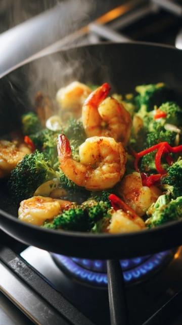 为何西方很少见炒菜?外媒称中餐为垃圾食品真相曝光