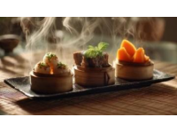 夏日必试陕西美食：细腻滑爽的搅团吃法大全