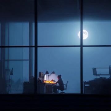 月明点滴全湾人夜工加餐的温暖故事
