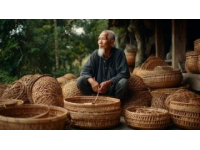 揭秘广西螺蛳粉酸笋之谜：壮乡美食探险记，广东仔的味蕾挑战之旅
