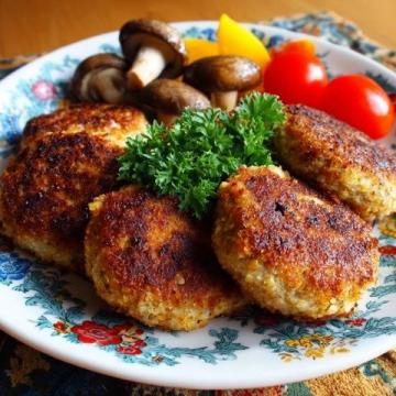 熟鸡肉制作鸡肉丸的营养价值(鸡肉丸的营养价值与绝密做法)