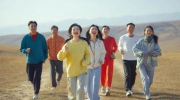 西藏之旅:我的孤独征途与同行者的动人篇章