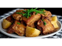 柠檬蒜香煎鸡翅：鲜美多汁的美味佳肴