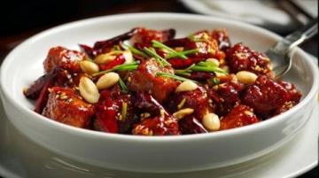 临沂炒鸡：鸡肉嫩滑香辣，无法抗拒的经典美味