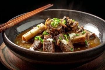 奢华美食：红酒鹅肝配辽参的做法及配方