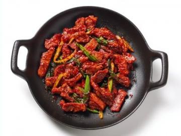 临沂炒鸡：鸡肉嫩滑香辣，无法抗拒的经典美味
