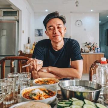 食神:周星驰半自传体喜剧,揭露社会讽刺与烹饪真谛