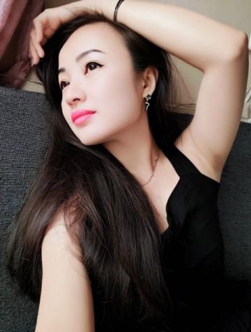 瑾汐二姐恶作剧：真的把鸡蛋在妹妹头上碰碎了！