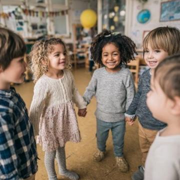 孩子幼儿园就该学一年级知识吗？快乐童年与压力教育的纠结，求支招！