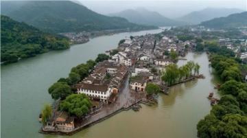铜仁古城,位于贵州省铜仁市碧江区中山路185号,是铜仁市的一颗璀璨明珠